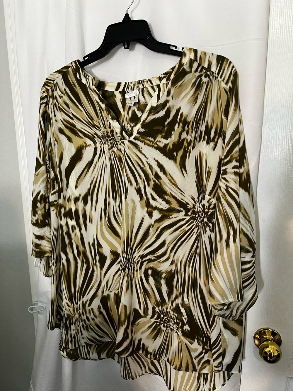 Worthington Olive & Cream Swirl V-Neck Tunic